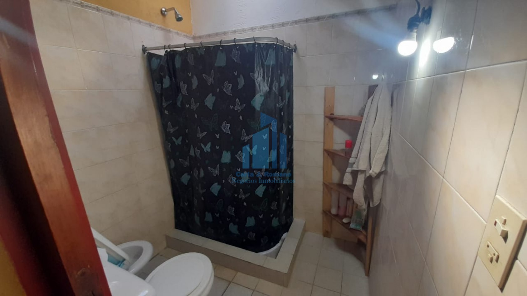 VENTA CASA 5 AMBIENTES CON COCHERA 