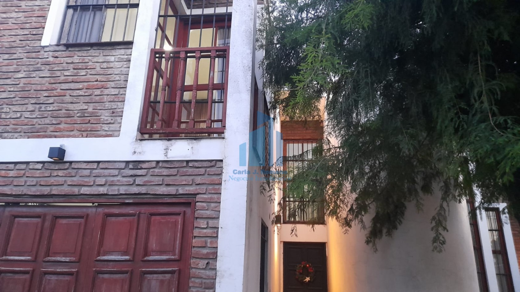 VENTA CASA 4 AMBIENTES CON COCHERA EN QUILMES 