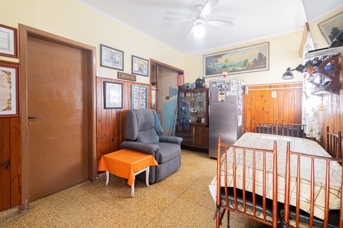 Venta Chalet 5 ambientes con cochera en Sarandi