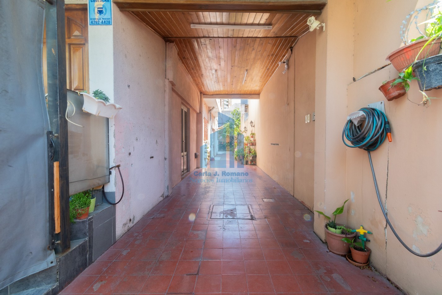 Venta Chalet 5 ambientes con cochera en Sarandi