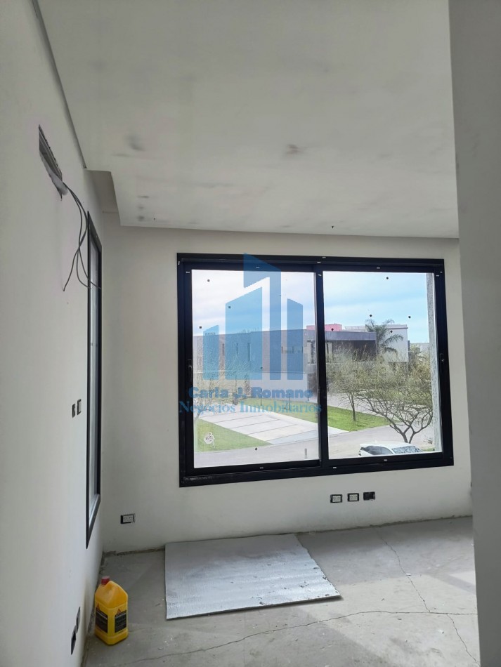 VENTA CASA A TERMINAR de 6 AMBIENTES EN BARRIO EL CANTON CON VISTA A LAGUNA , ESCOBAR