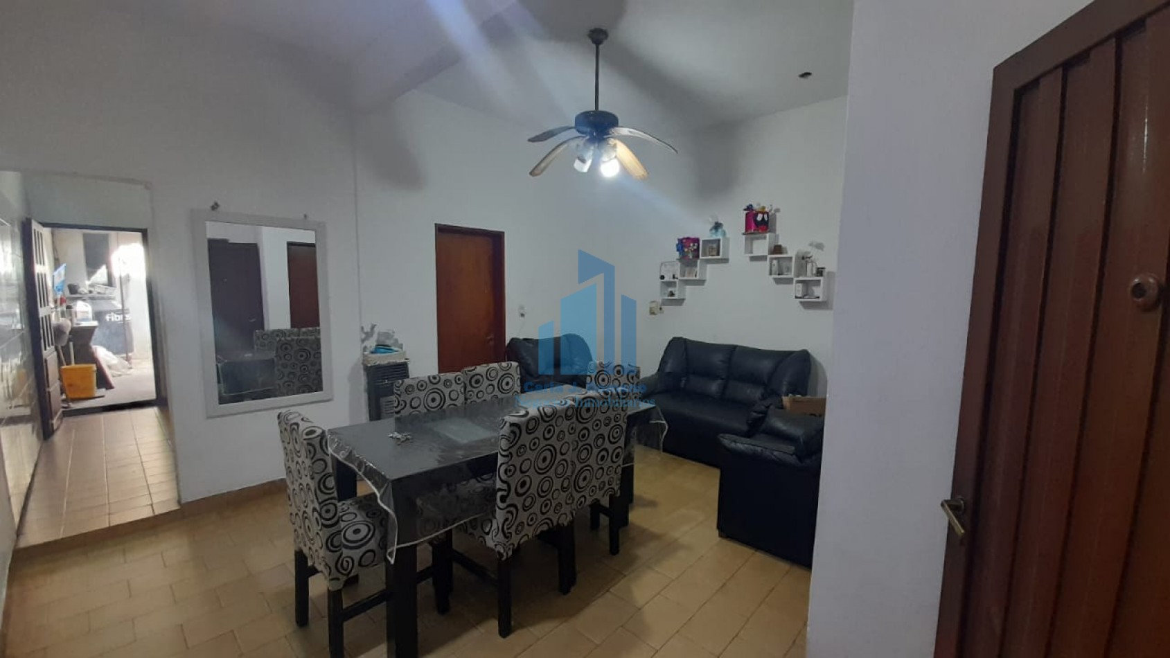VENTA CASA 5 AMBIENTES CON COCHERA 