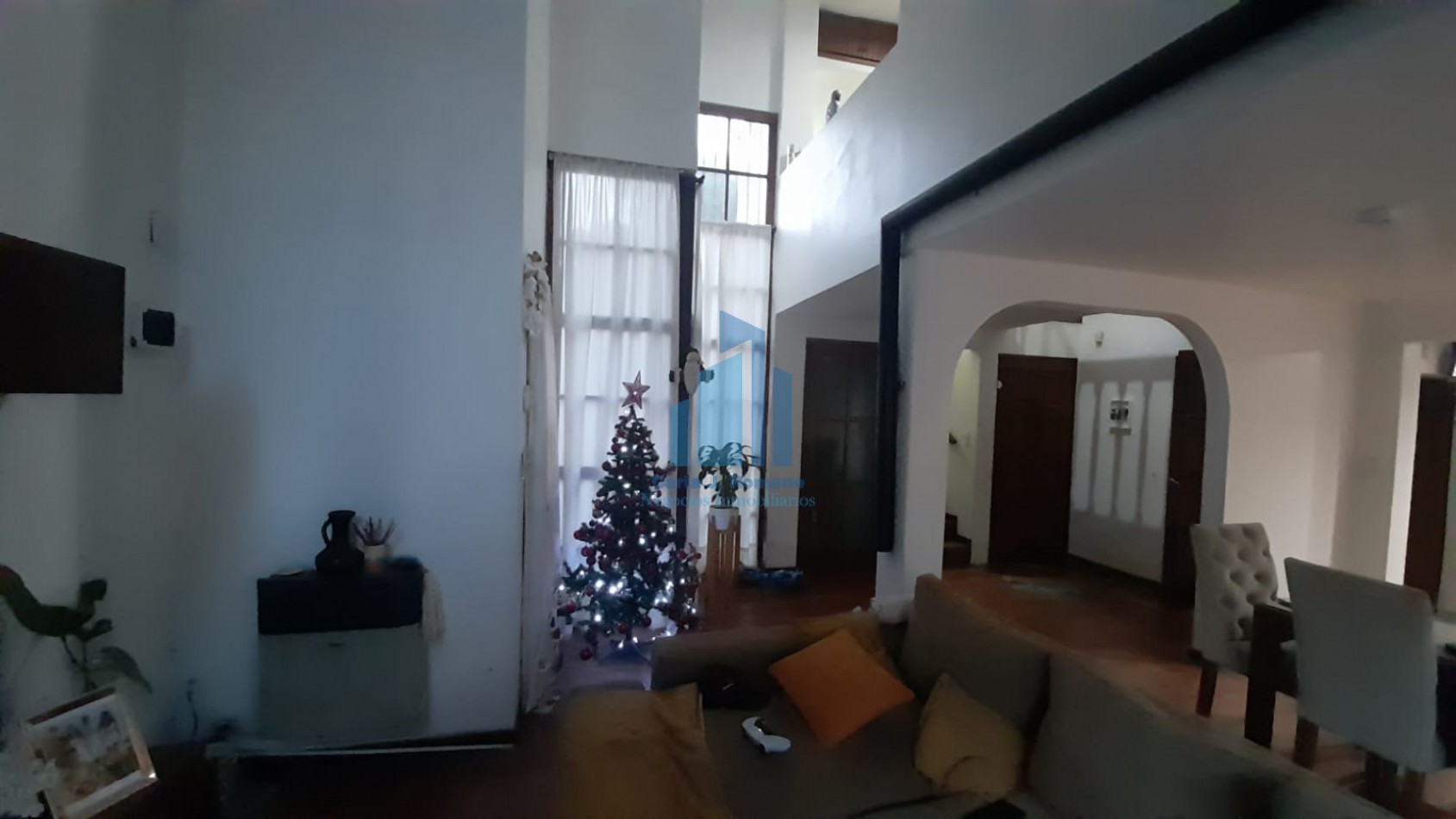 VENTA CASA 4 AMBIENTES CON COCHERA EN QUILMES 