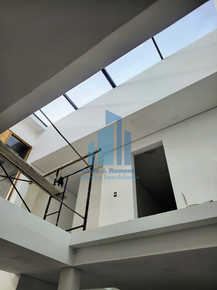 VENTA CASA A TERMINAR de 6 AMBIENTES EN BARRIO EL CANTON CON VISTA A LAGUNA , ESCOBAR