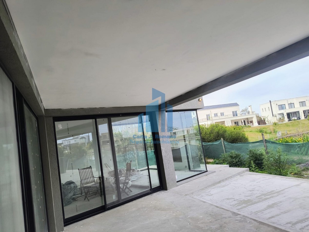 VENTA CASA A TERMINAR de 6 AMBIENTES EN BARRIO EL CANTON CON VISTA A LAGUNA , ESCOBAR