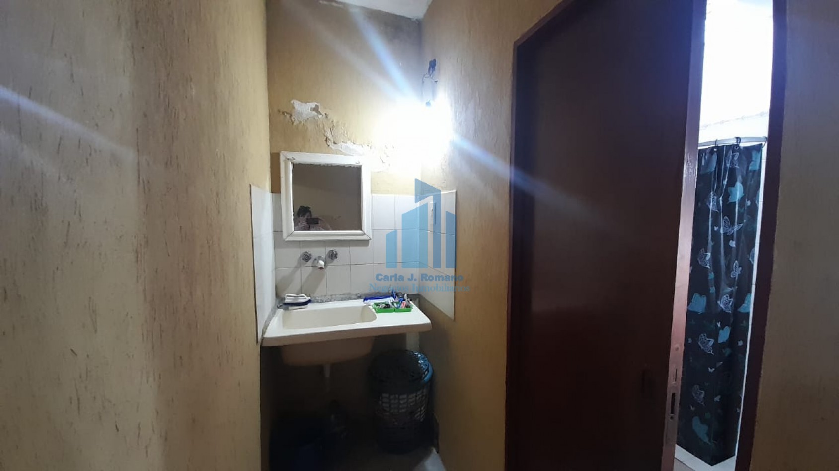 VENTA CASA 5 AMBIENTES CON COCHERA 