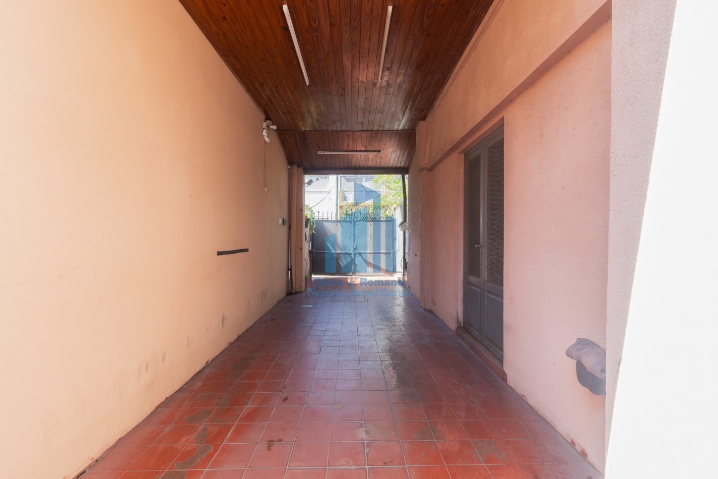 Venta Chalet 5 ambientes con cochera en Sarandi