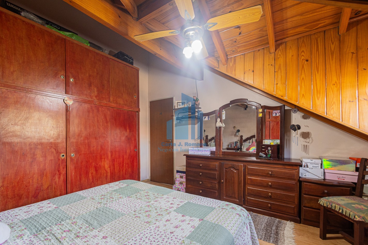 Venta Chalet 5 ambientes con cochera en Sarandi