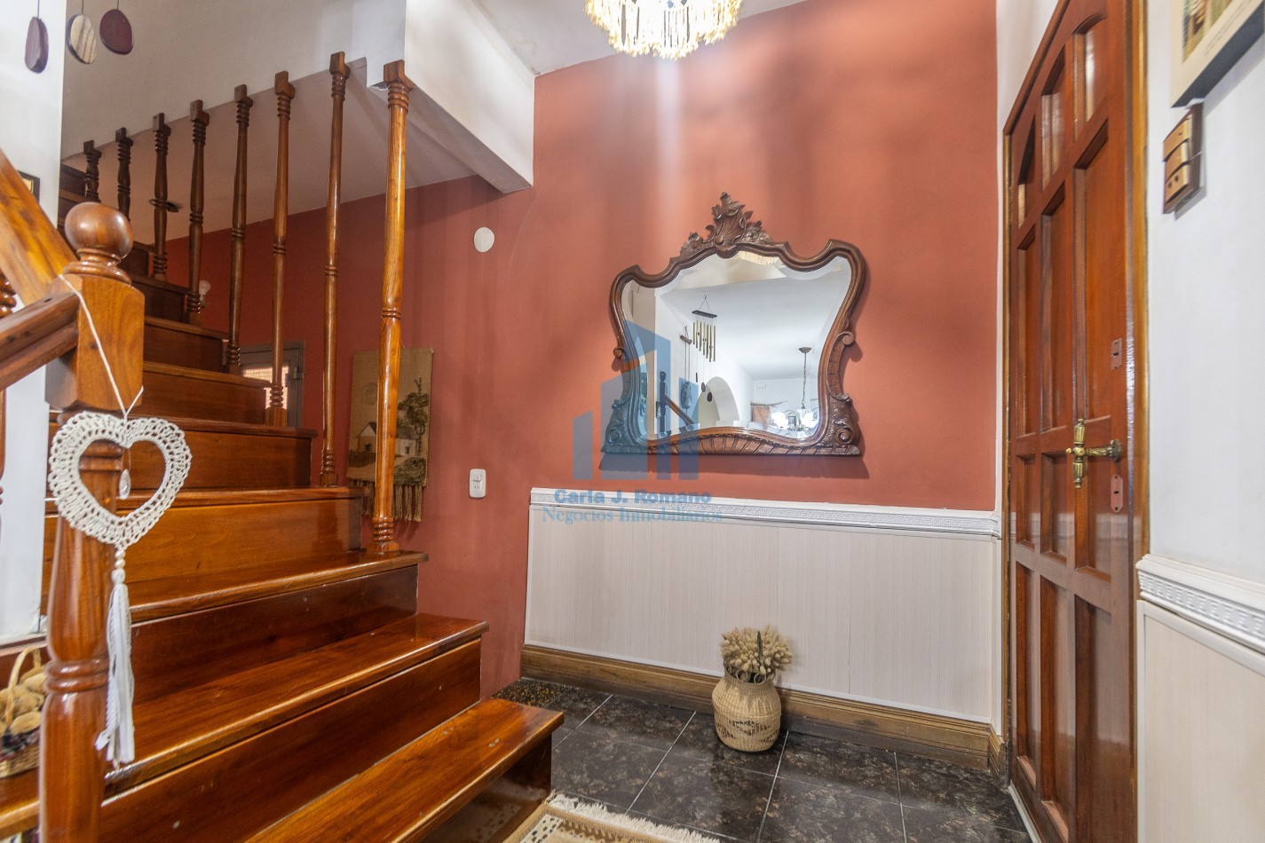 Venta Chalet 5 ambientes con cochera en Sarandi