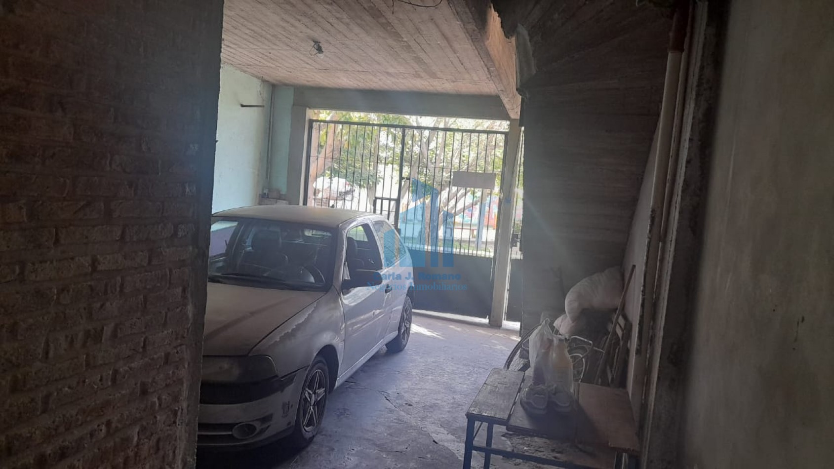 VENTA CASA 5 AMBIENTES CON COCHERA 