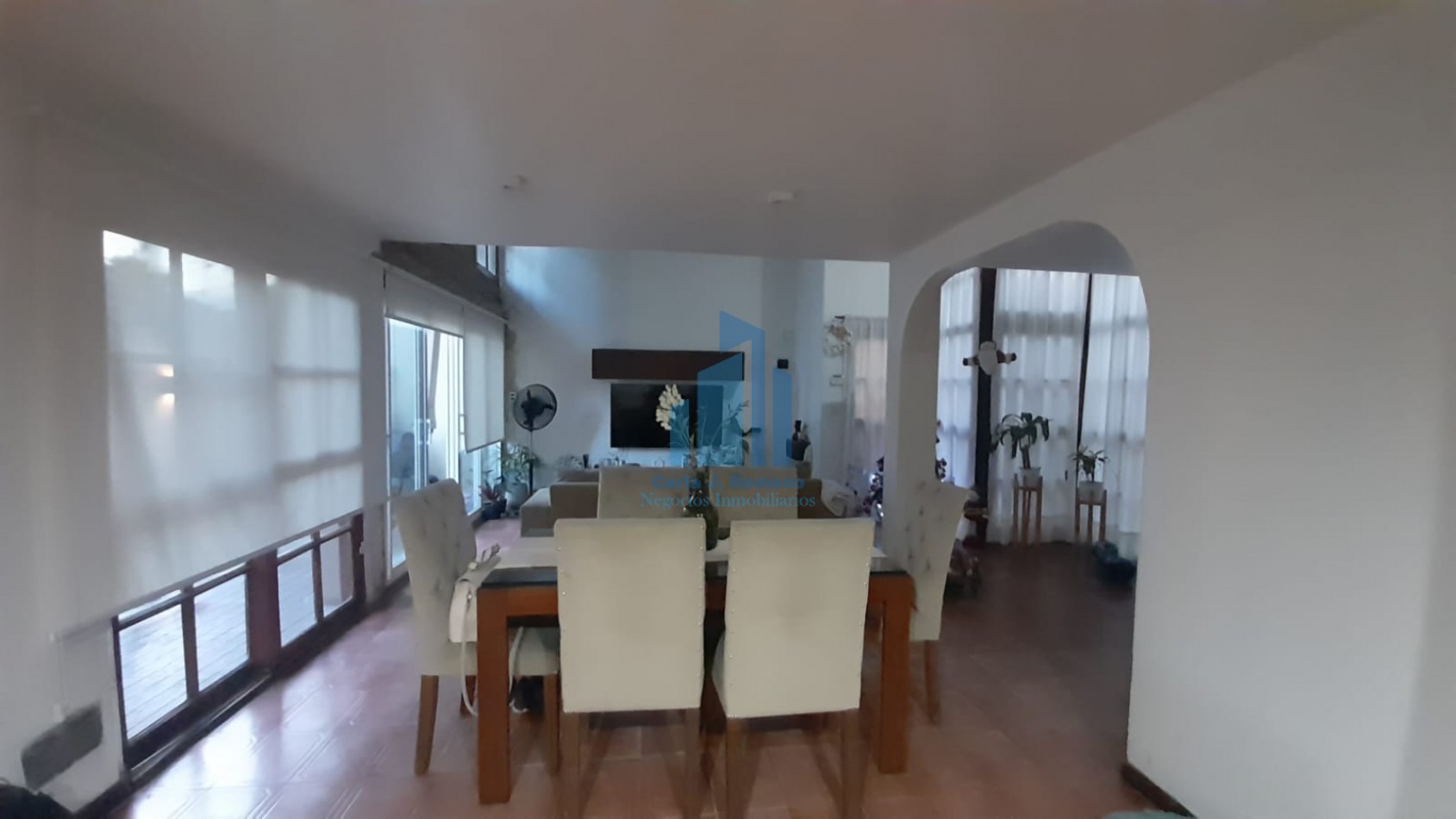 VENTA CASA 4 AMBIENTES CON COCHERA EN QUILMES 