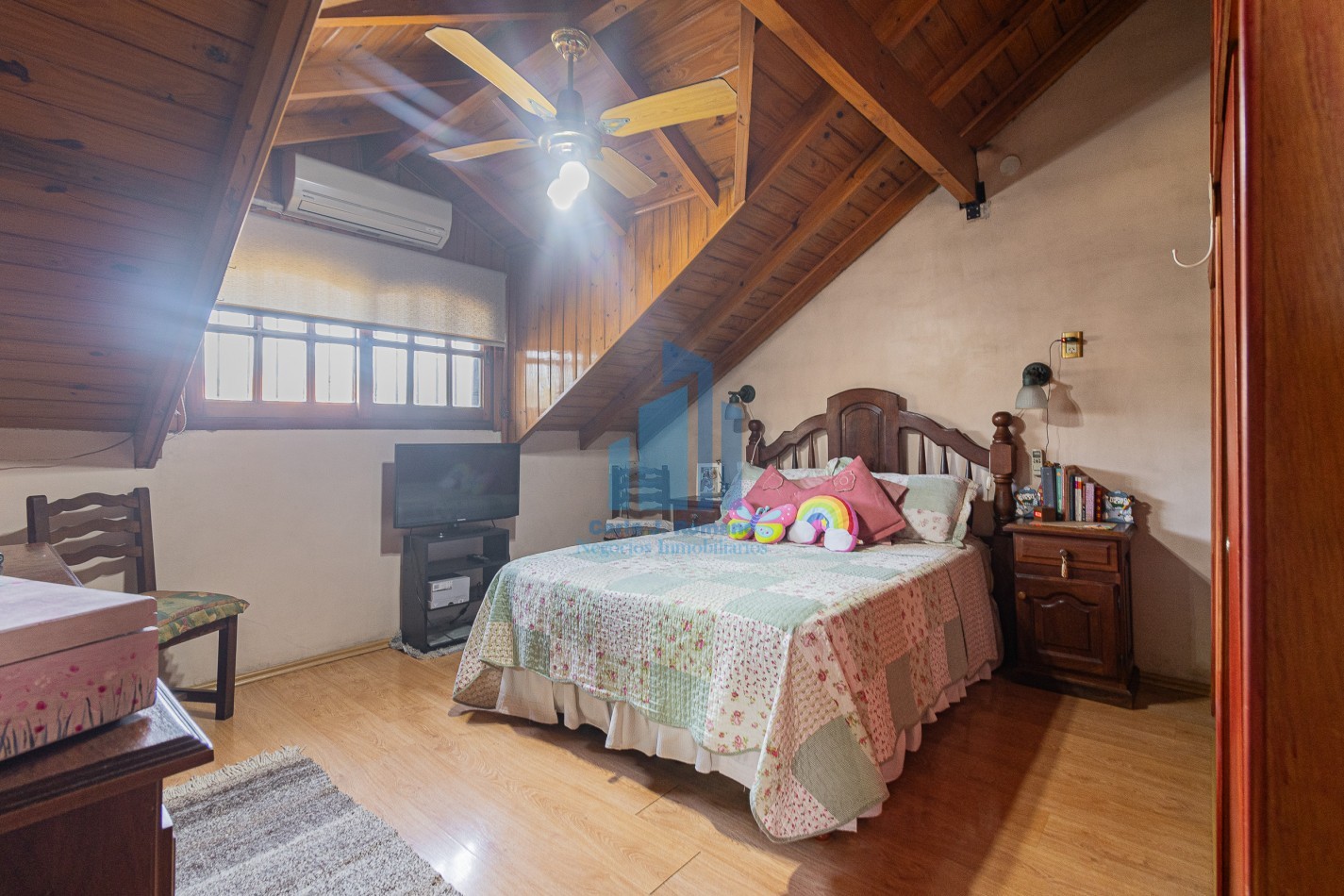 Venta Chalet 5 ambientes con cochera en Sarandi