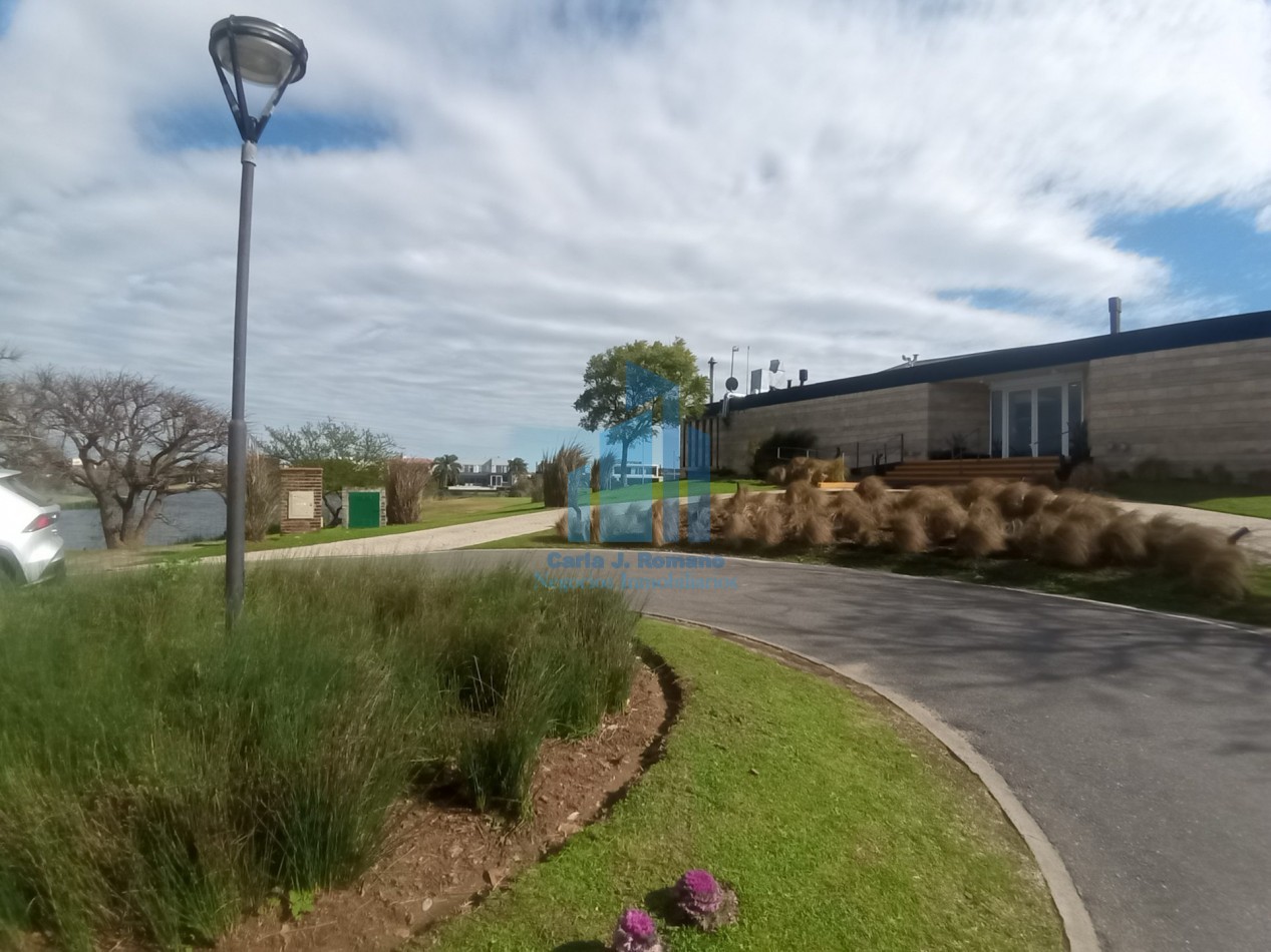 VENTA CASA A TERMINAR de 6 AMBIENTES EN BARRIO EL CANTON CON VISTA A LAGUNA , ESCOBAR