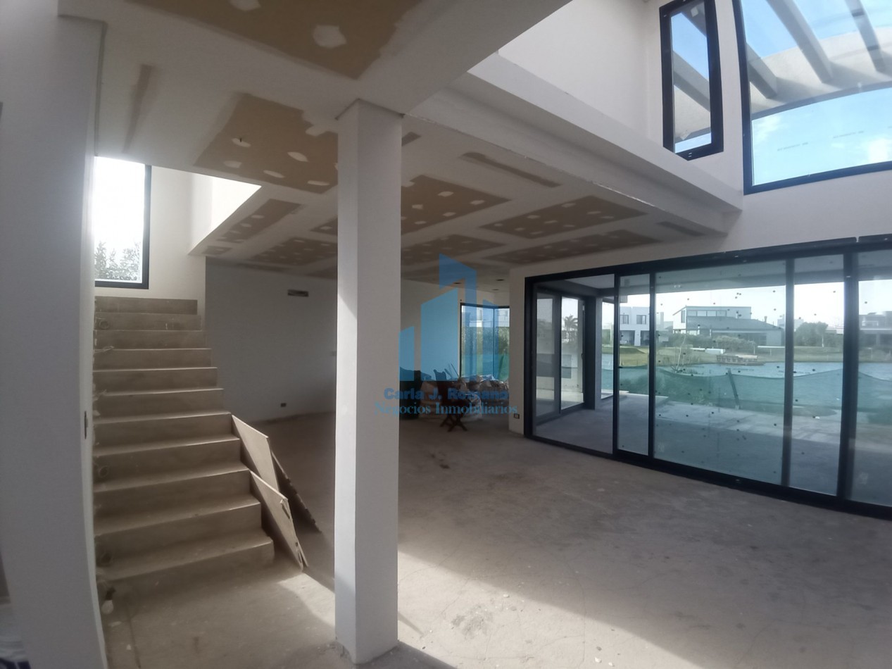 VENTA CASA A TERMINAR de 6 AMBIENTES EN BARRIO EL CANTON CON VISTA A LAGUNA , ESCOBAR