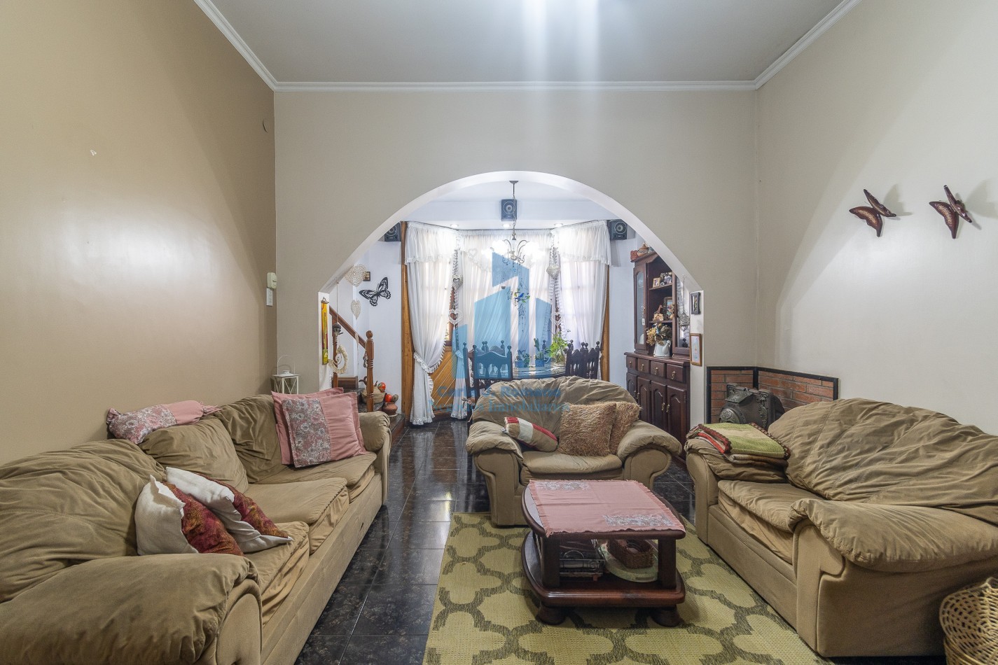 Venta Chalet 5 ambientes con cochera en Sarandi