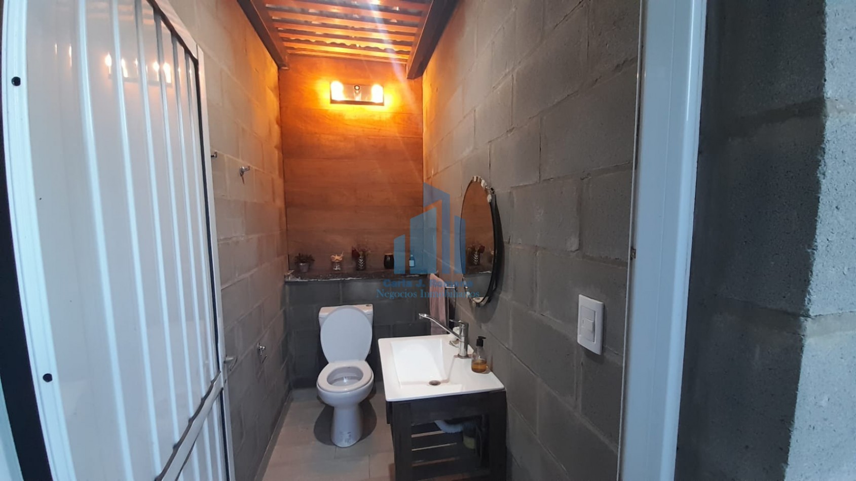 VENTA CASA 4 AMBIENTES CON COCHERA EN QUILMES 