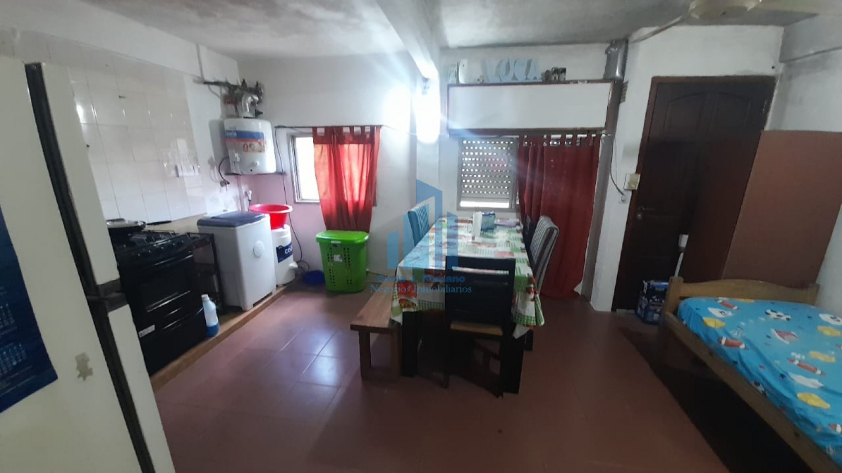 VENTA CASA 5 AMBIENTES CON COCHERA 