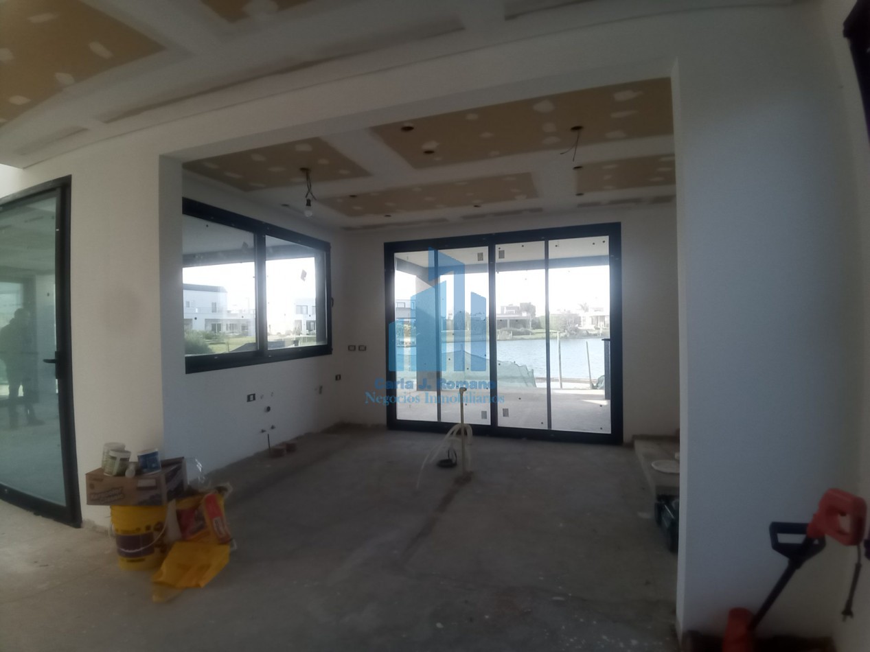 VENTA CASA A TERMINAR de 6 AMBIENTES EN BARRIO EL CANTON CON VISTA A LAGUNA , ESCOBAR