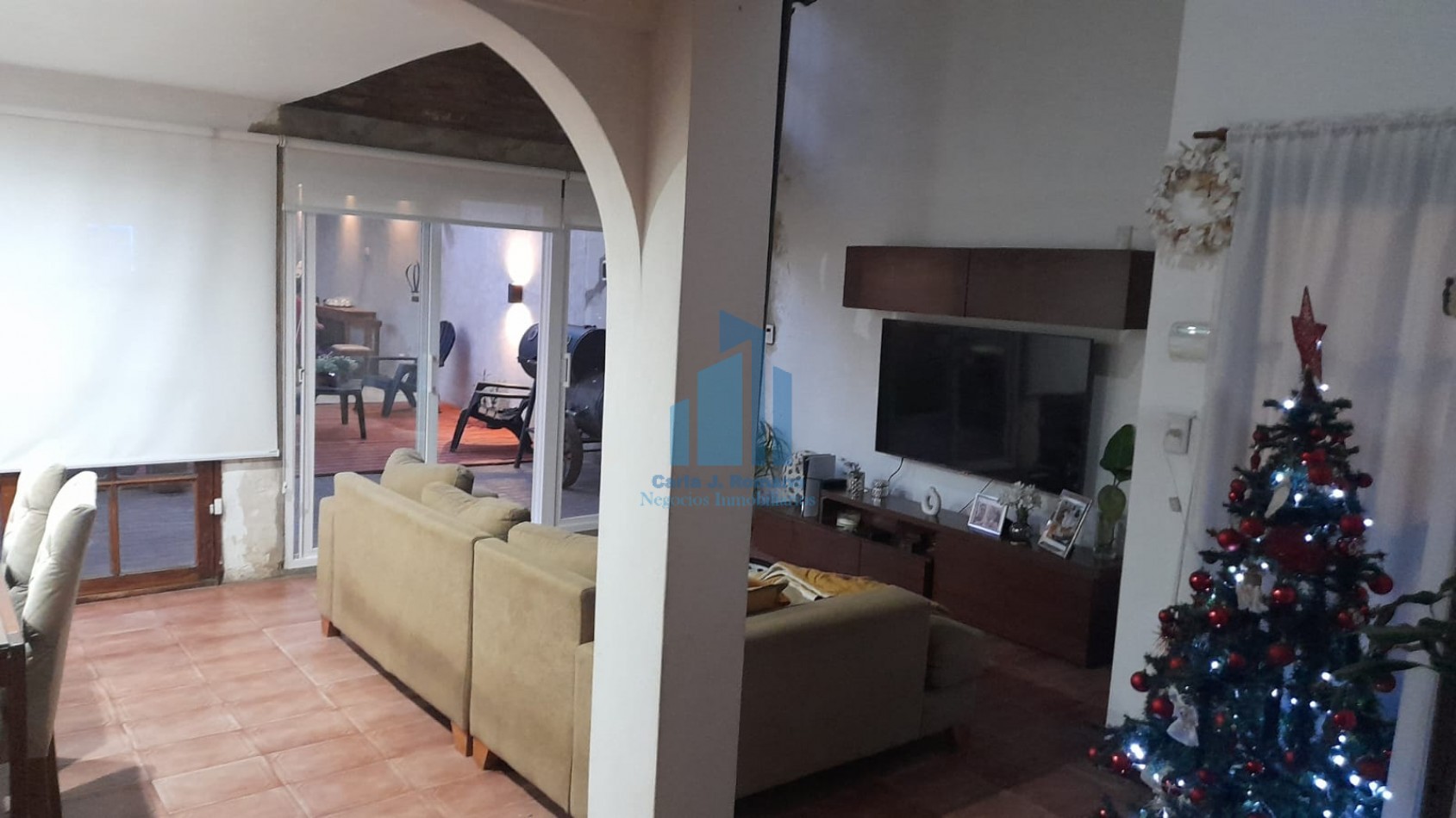 VENTA CASA 4 AMBIENTES CON COCHERA EN QUILMES 