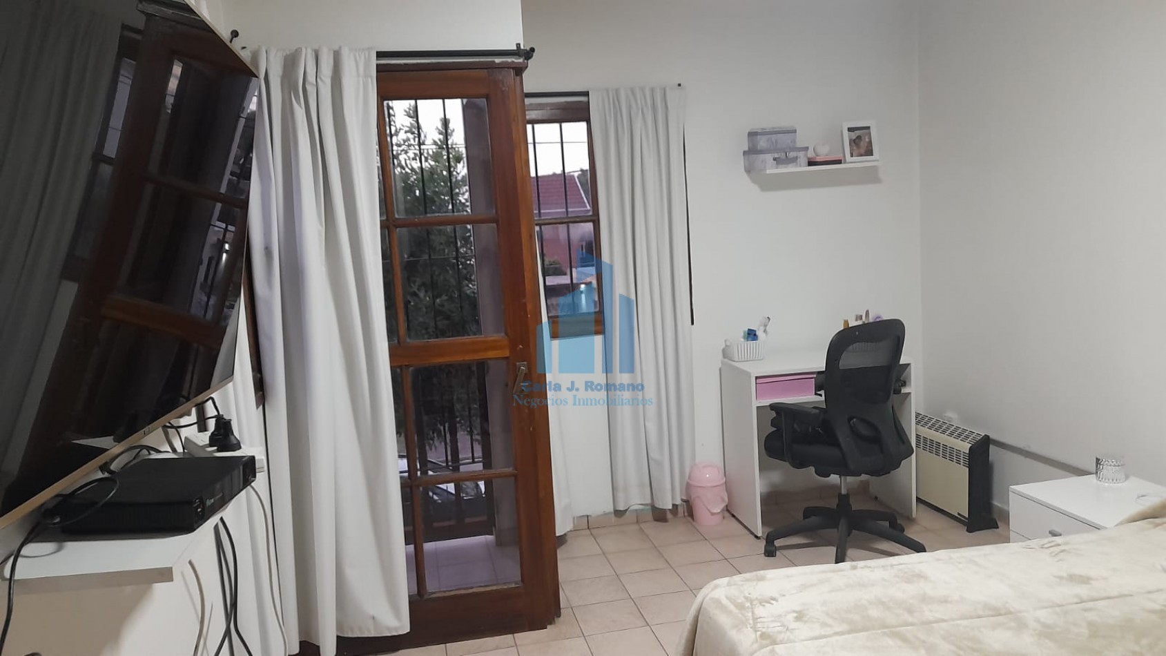 VENTA CASA 4 AMBIENTES CON COCHERA EN QUILMES 