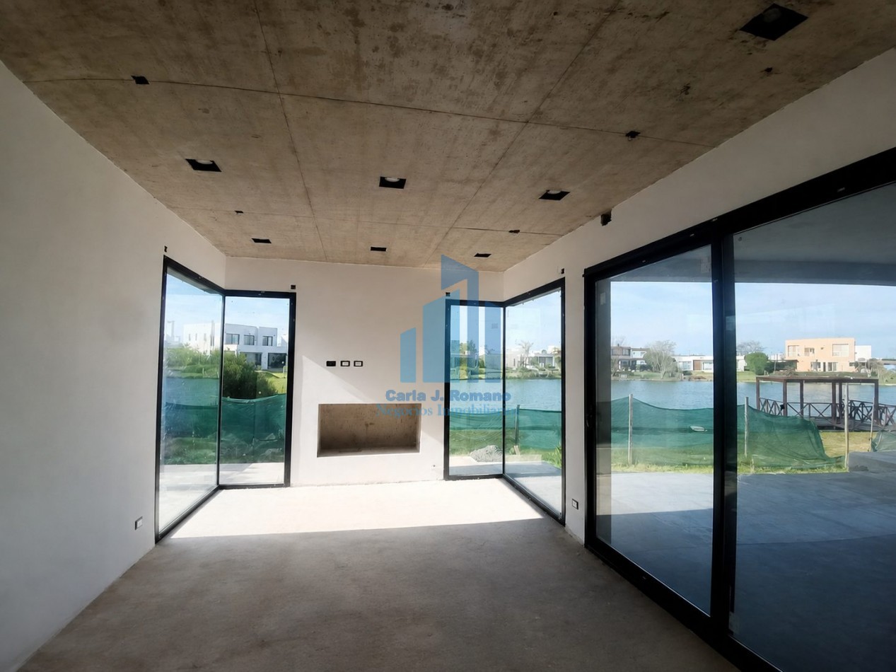 VENTA CASA A TERMINAR de 6 AMBIENTES EN BARRIO EL CANTON CON VISTA A LAGUNA , ESCOBAR
