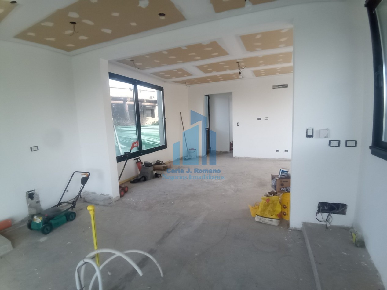VENTA CASA A TERMINAR de 6 AMBIENTES EN BARRIO EL CANTON CON VISTA A LAGUNA , ESCOBAR