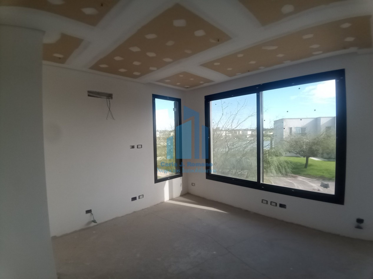 VENTA CASA A TERMINAR de 6 AMBIENTES EN BARRIO EL CANTON CON VISTA A LAGUNA , ESCOBAR