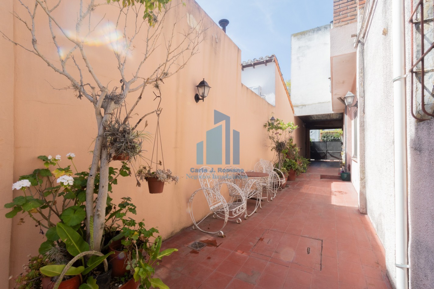 Venta Chalet 5 ambientes con cochera en Sarandi