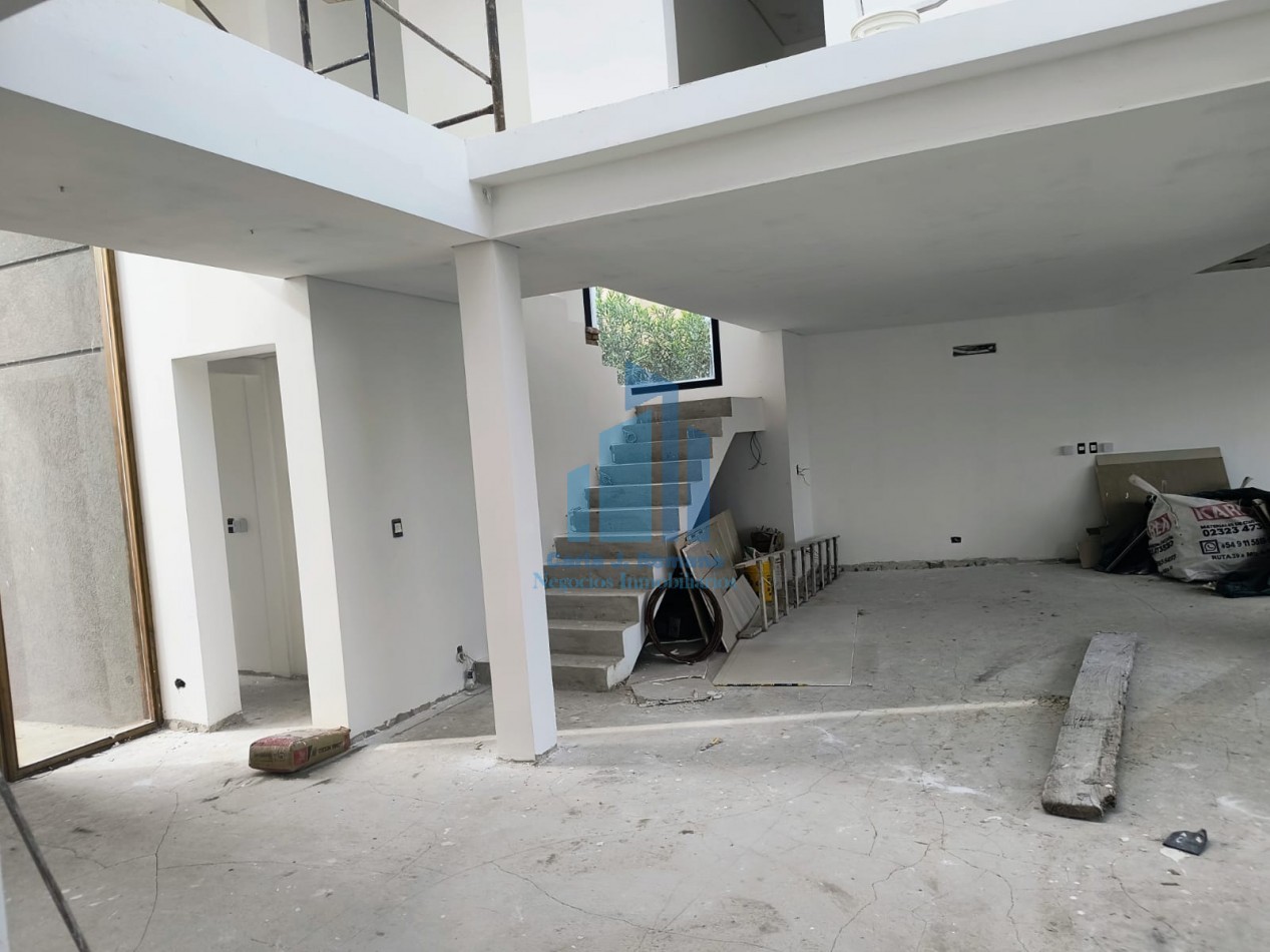 VENTA CASA A TERMINAR de 6 AMBIENTES EN BARRIO EL CANTON CON VISTA A LAGUNA , ESCOBAR