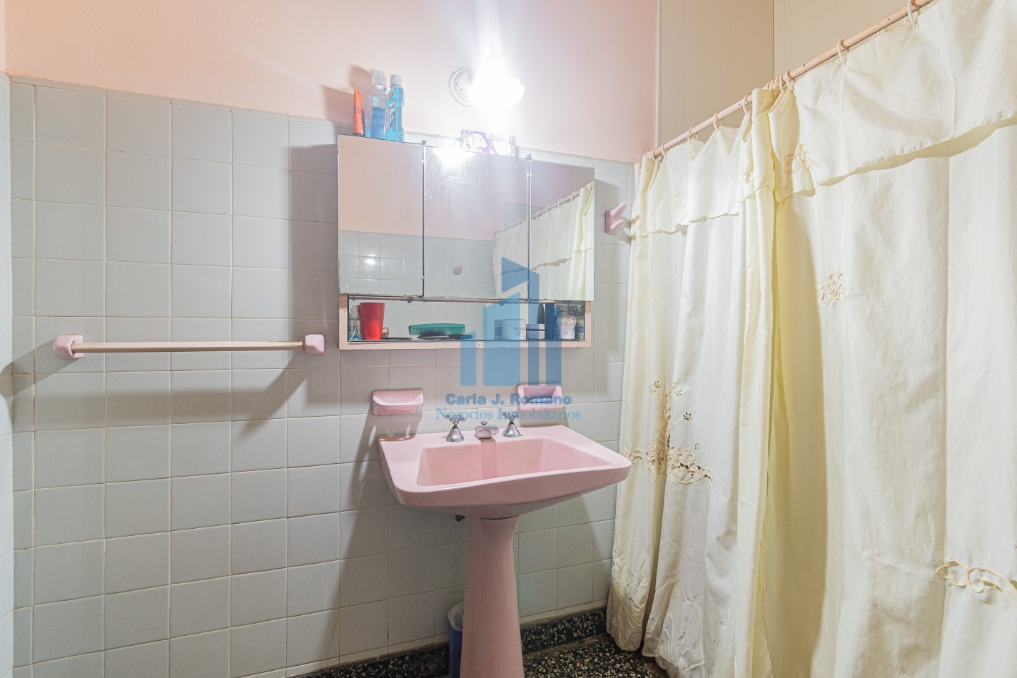 Venta Chalet 5 ambientes con cochera en Sarandi