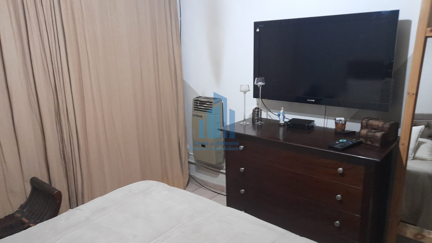 VENTA CASA 4 AMBIENTES CON COCHERA EN QUILMES 