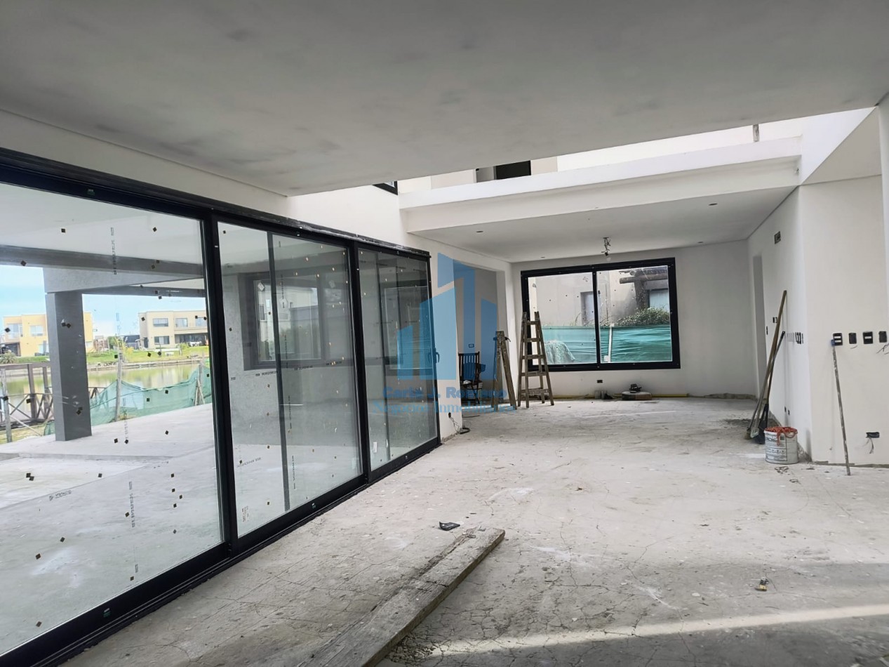 VENTA CASA A TERMINAR de 6 AMBIENTES EN BARRIO EL CANTON CON VISTA A LAGUNA , ESCOBAR