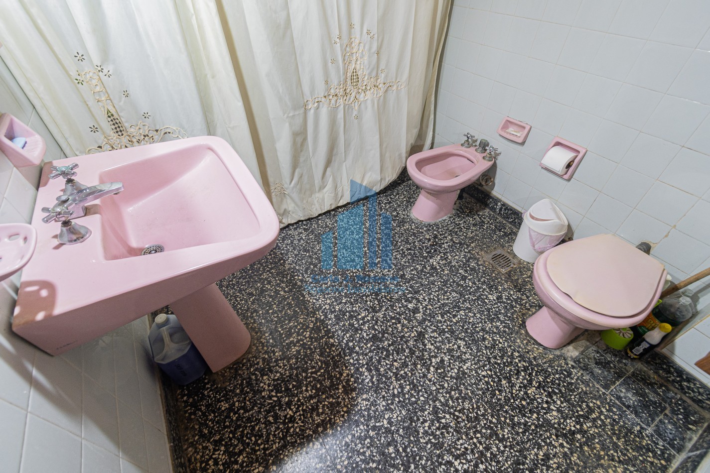 Venta Chalet 5 ambientes con cochera en Sarandi