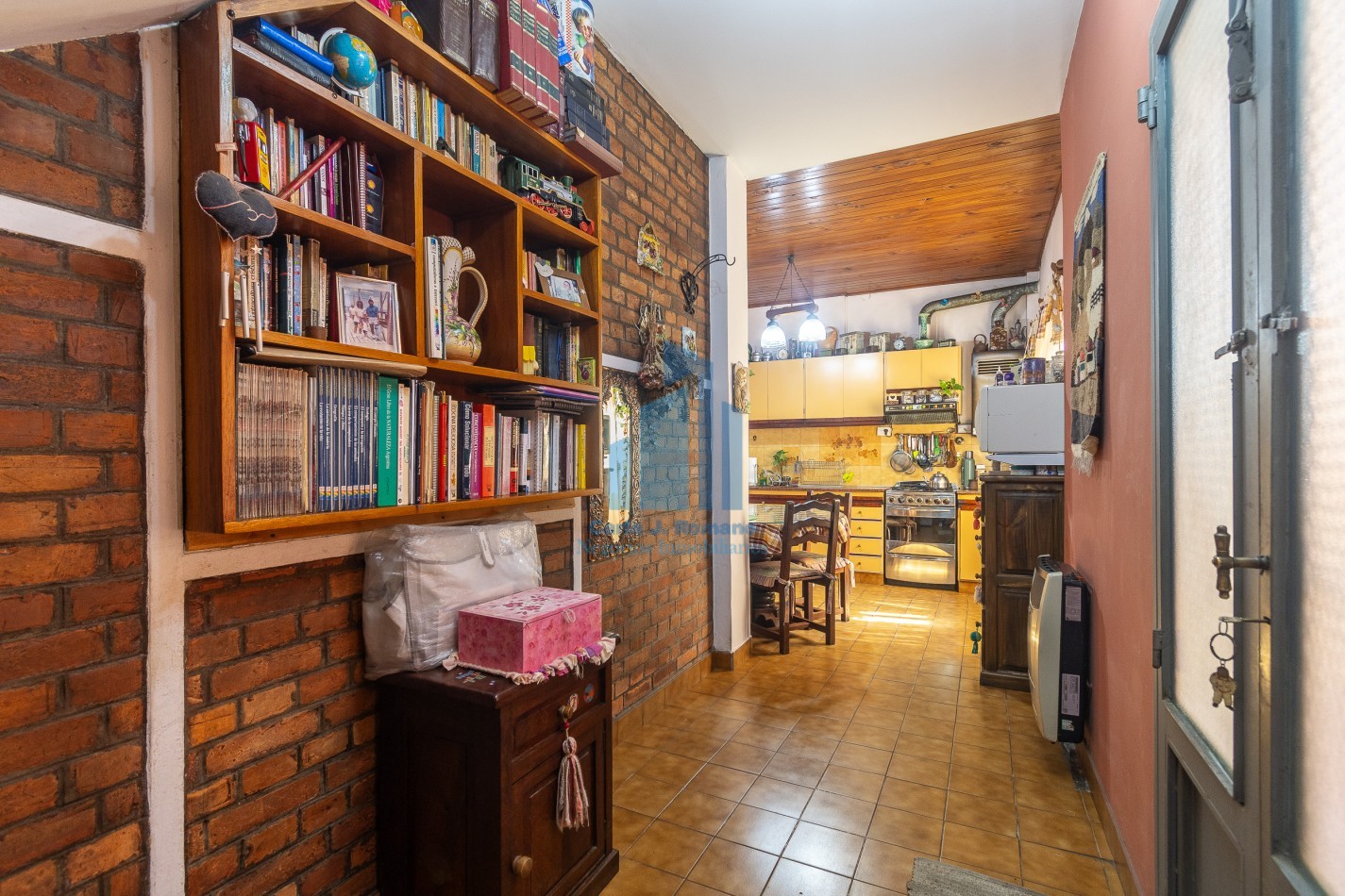 Venta Chalet 5 ambientes con cochera en Sarandi
