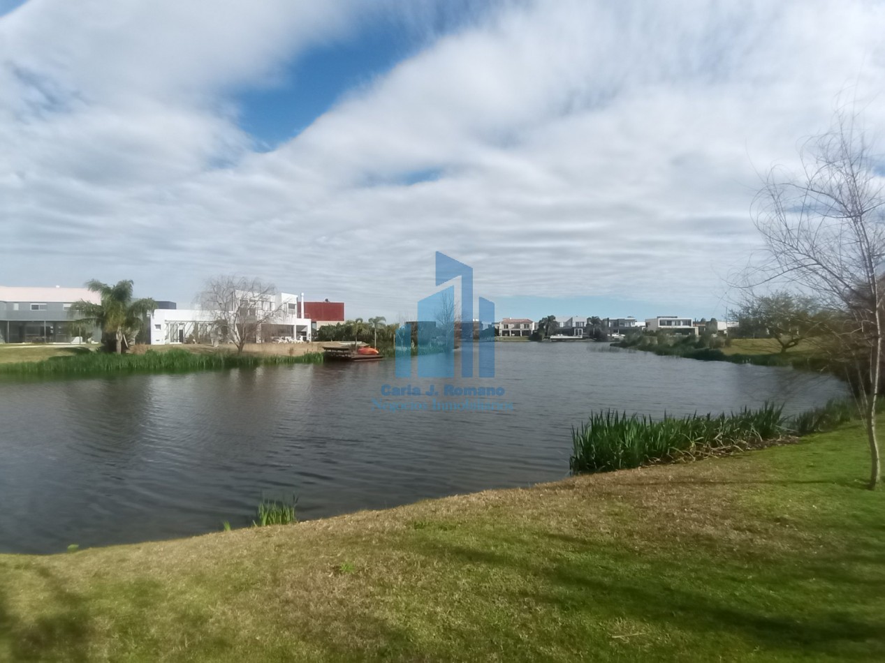 VENTA CASA A TERMINAR de 6 AMBIENTES EN BARRIO EL CANTON CON VISTA A LAGUNA , ESCOBAR