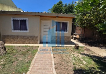 VENTA CASA 3 AMBIENTES CON COCHERA EN PILAR 