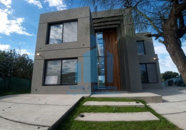 CASA A TERMINAR AL AGUA. EL CANTON NORTE. ACEPTA PERMUTA.